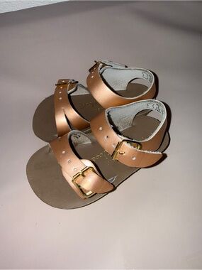Girls Metallic Tan Buckle Strap Sandals